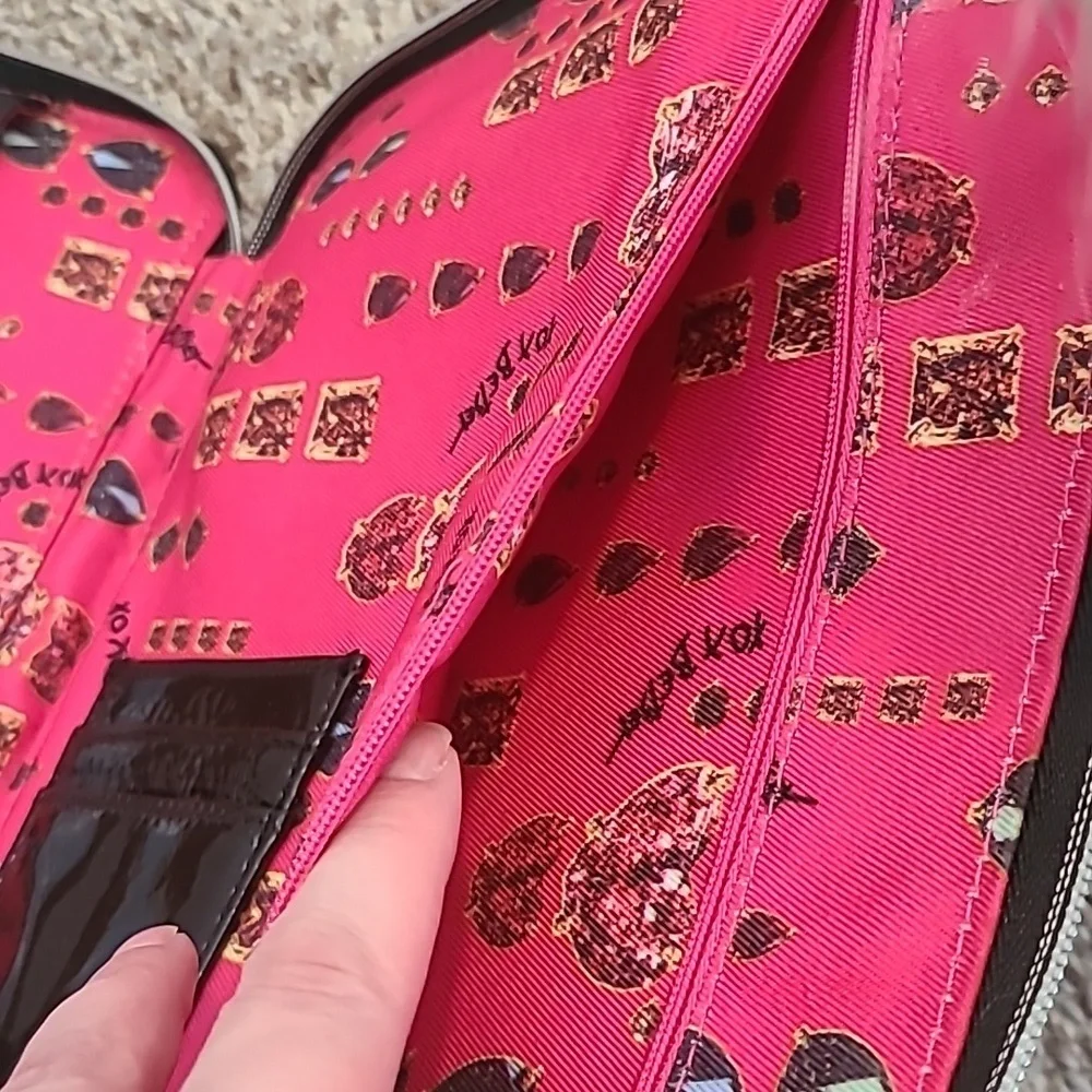 Betsey Johnson Black Heart-Quilted Case